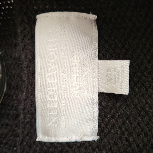 NWOT VEST - Picture 5 of 6